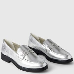 Women's GAP Metallic Silver Vegan Leather Loafers - Size 8